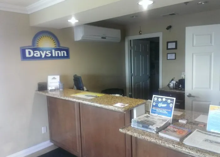 Days By Wyndham East Motel 2*