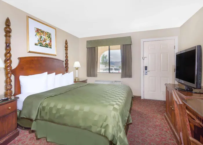 Motel Days By Wyndham East
