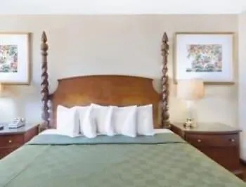 Days By Wyndham East Motel Kingman
