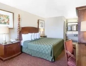 Days By Wyndham East 2* Kingman