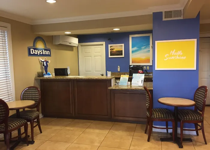 Motel Days By Wyndham East