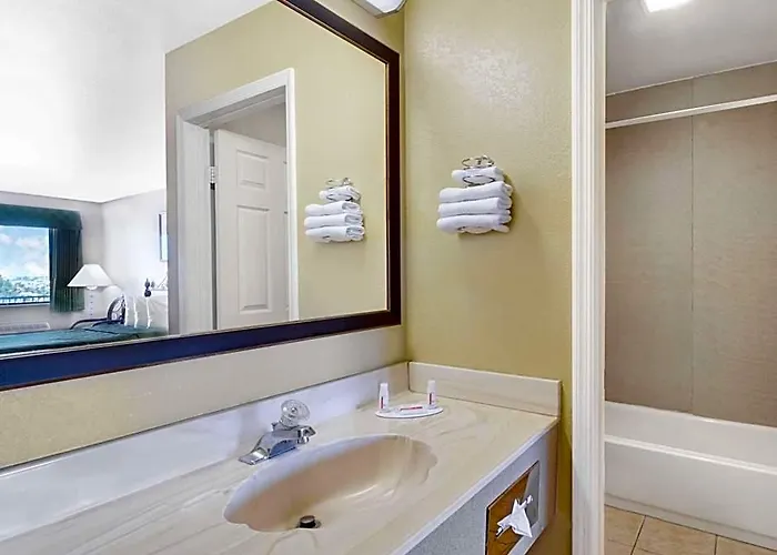 Days By Wyndham East Motel Kingman