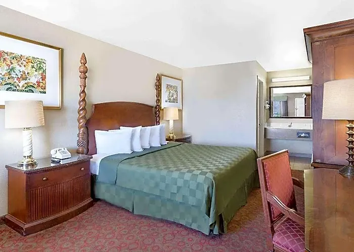 Days By Wyndham East 2* Kingman