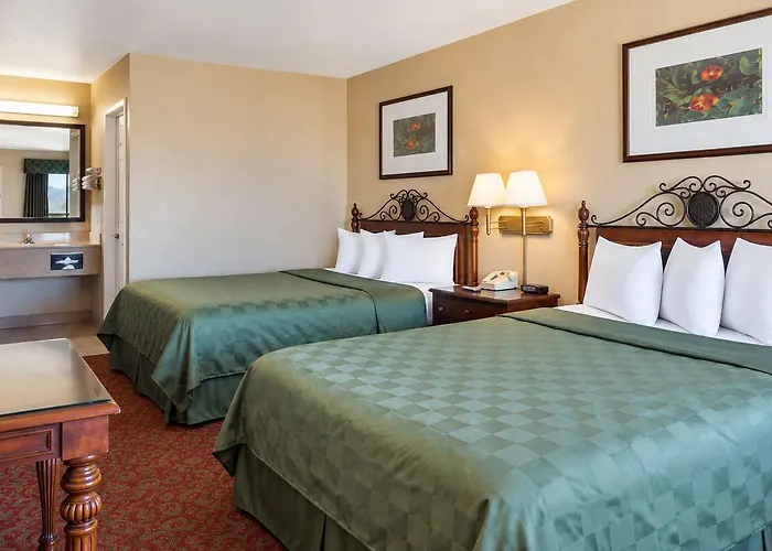 Days By Wyndham East Motel 2*