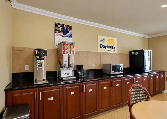 Days By Wyndham East Kingman