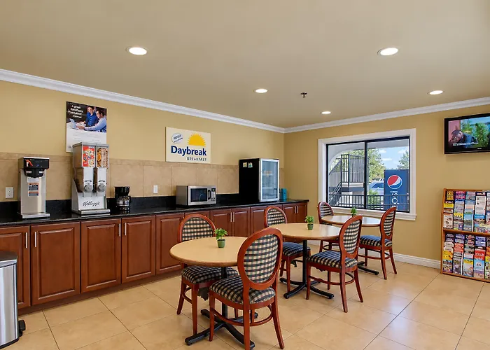 Motel Days By Wyndham East Kingman