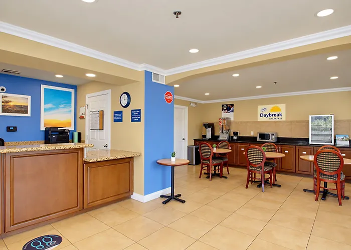 Days By Wyndham East Motel 2*