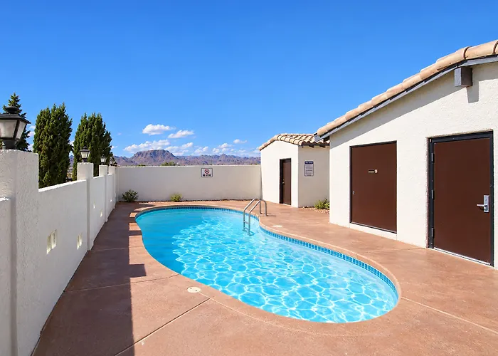 Days By Wyndham East 2*