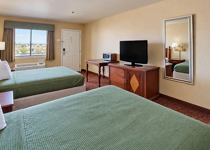 Days By Wyndham East Motel Kingman