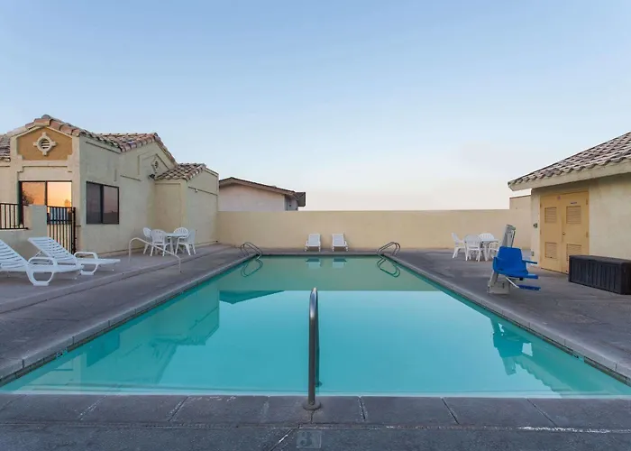 Days By Wyndham East Motel 2*